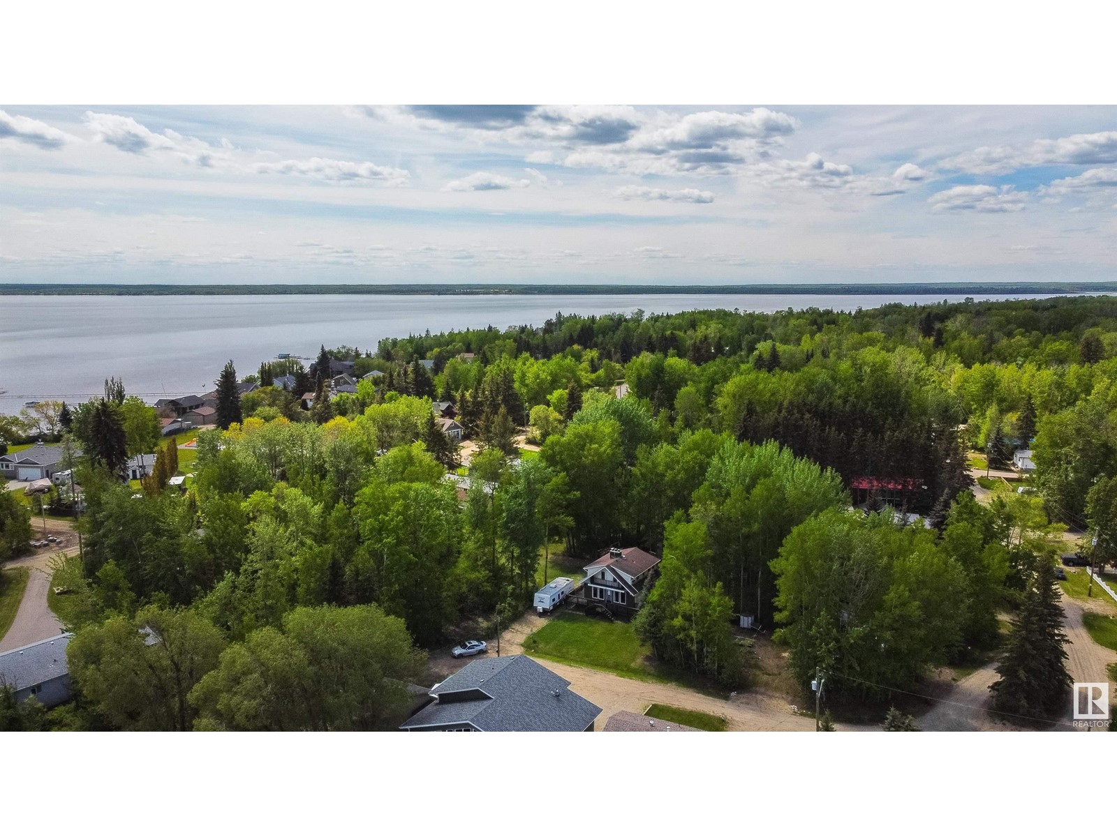 329 3 St, Rural Lac Ste. Anne County, Alberta  T0E 1A0 - Photo 2 - E4436417