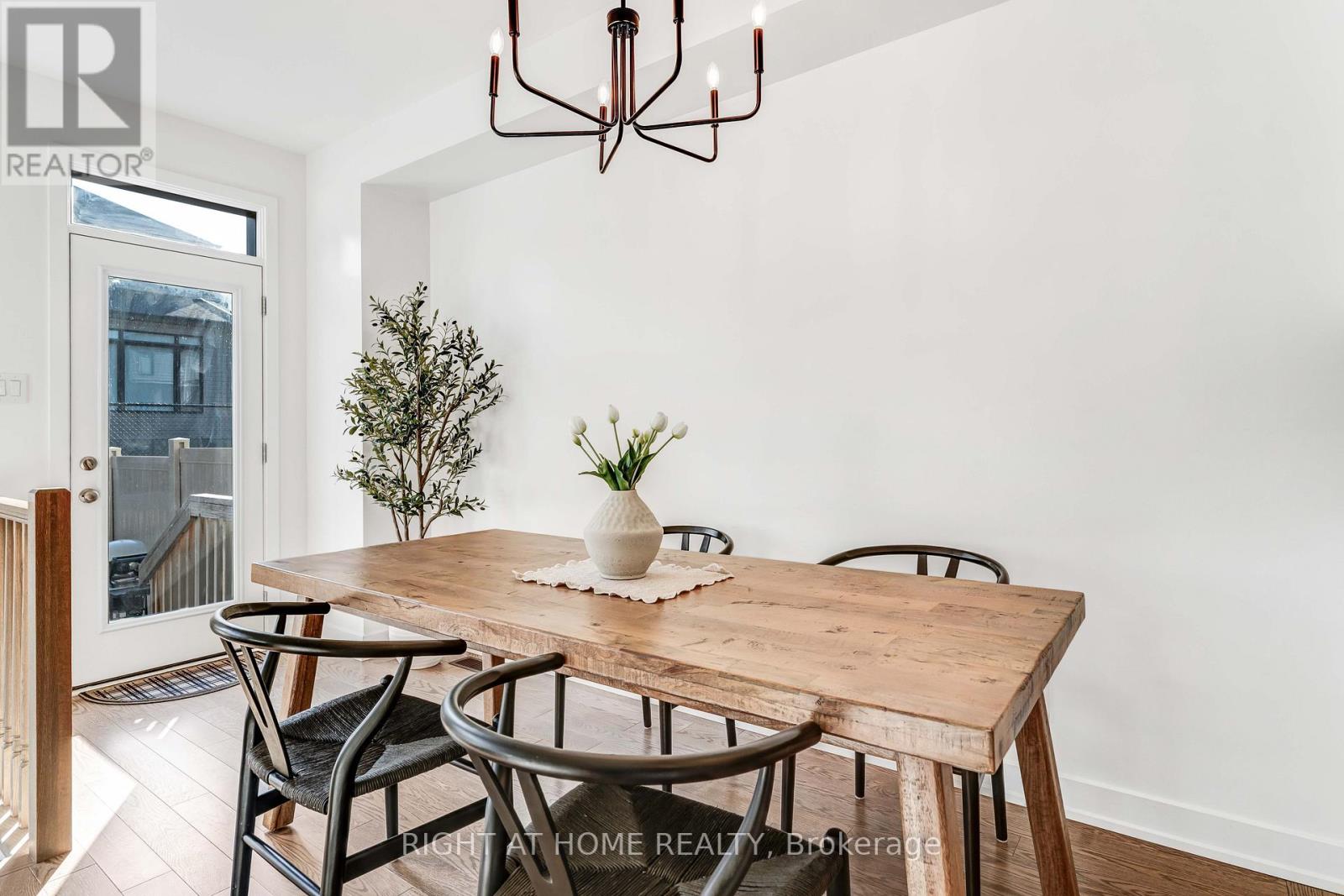 623 Rathburn Lane, Ottawa, Ontario  K1T 0V7 - Photo 10 - X12149566
