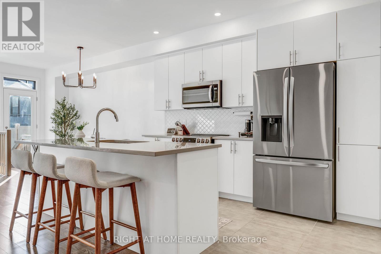 623 Rathburn Lane, Ottawa, Ontario  K1T 0V7 - Photo 13 - X12149566