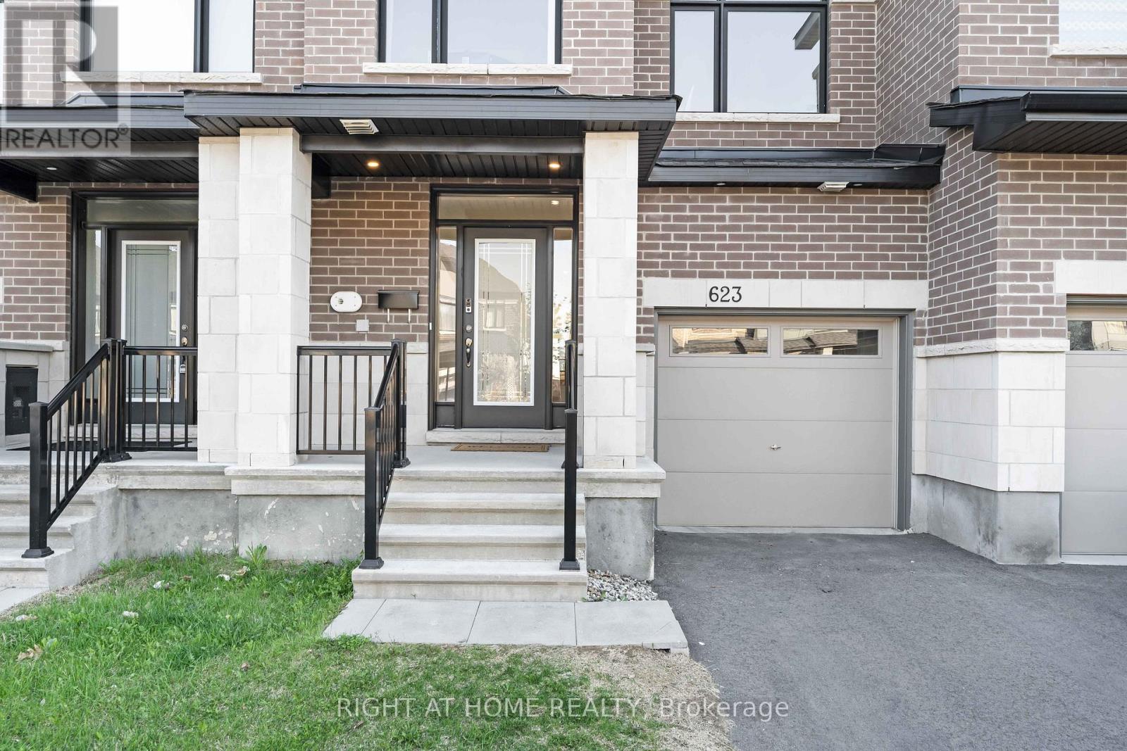 623 Rathburn Lane, Ottawa, Ontario  K1T 0V7 - Photo 2 - X12149566