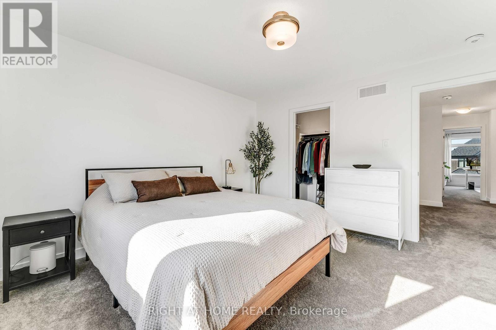 623 Rathburn Lane, Ottawa, Ontario  K1T 0V7 - Photo 21 - X12149566