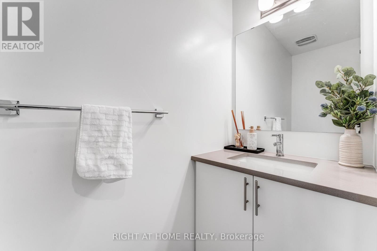 623 Rathburn Lane, Ottawa, Ontario  K1T 0V7 - Photo 29 - X12149566