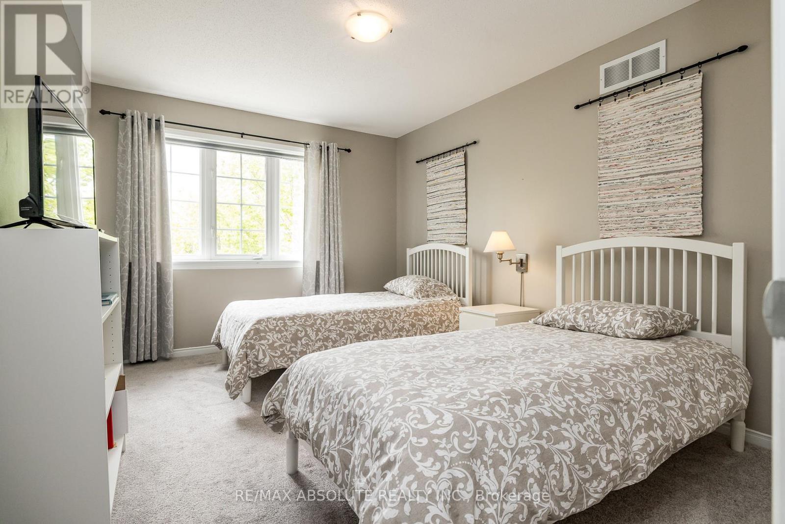 400 Evenwood Pvt, Ottawa, Ontario  K2J 0E5 - Photo 17 - X12149582