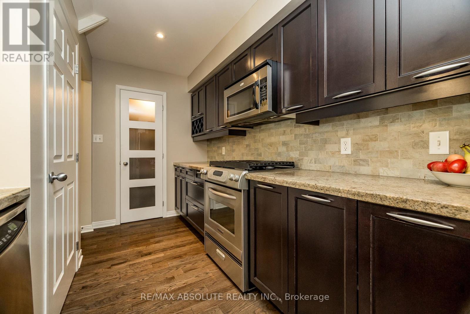 400 Evenwood Pvt, Ottawa, Ontario  K2J 0E5 - Photo 8 - X12149582
