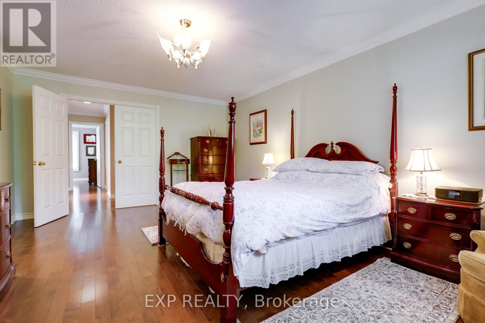 287 Burns Boulevard, King, Ontario  L7B 1E1 - Photo 15 - N12148818