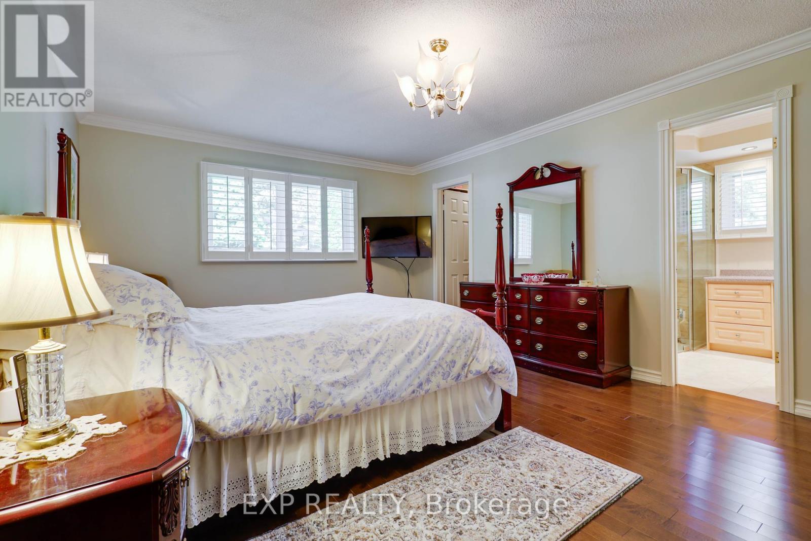 287 Burns Boulevard, King, Ontario  L7B 1E1 - Photo 17 - N12148818
