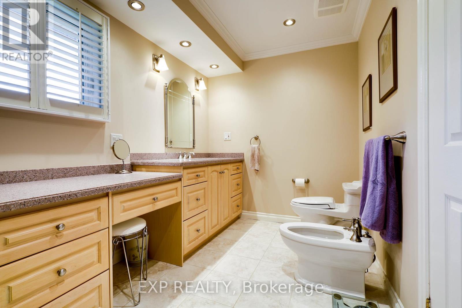 287 Burns Boulevard, King, Ontario  L7B 1E1 - Photo 19 - N12148818