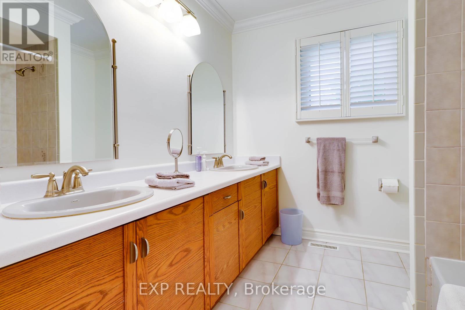 287 Burns Boulevard, King, Ontario  L7B 1E1 - Photo 23 - N12148818