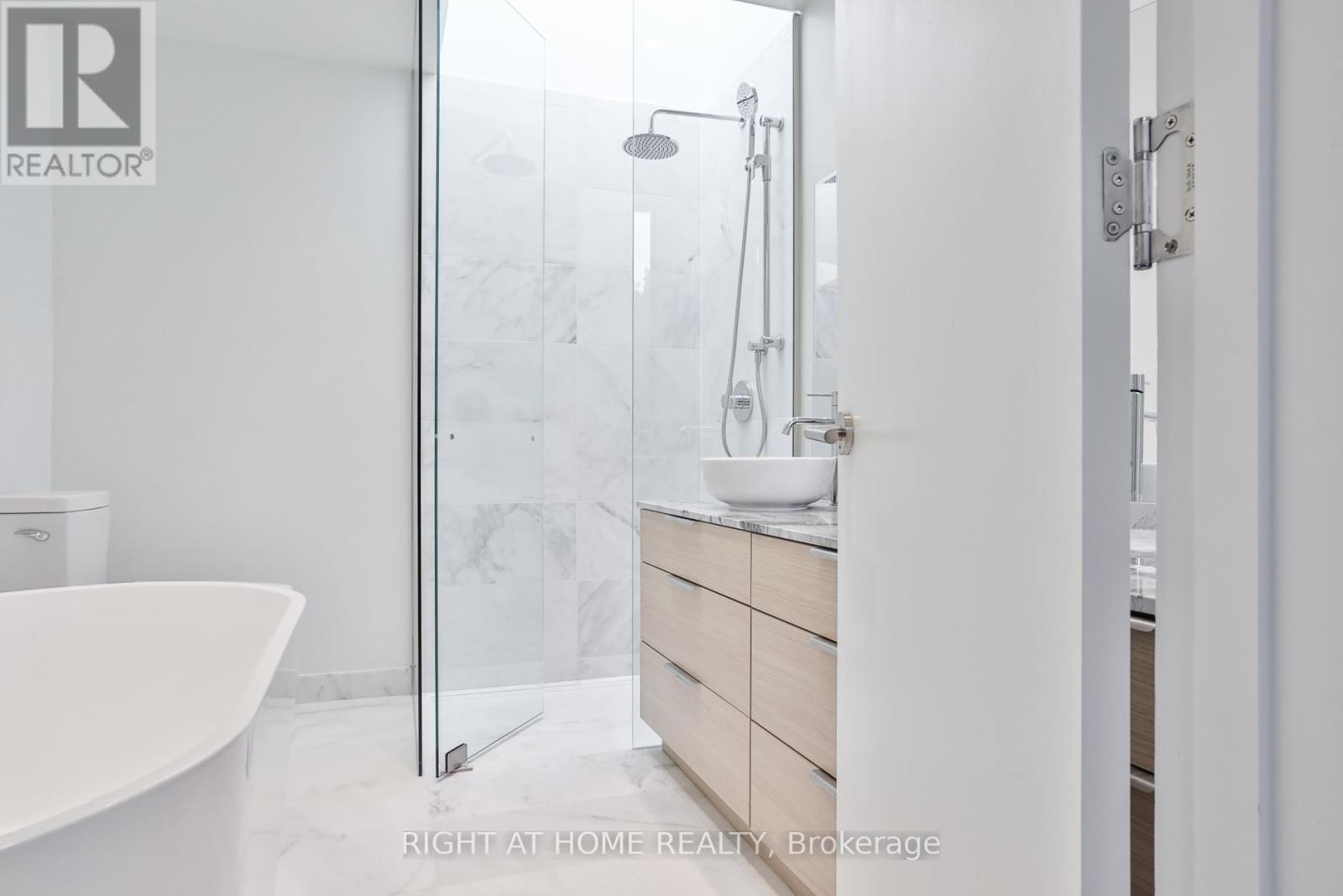 Ph 1 - 225 Brunswick Avenue, Toronto, Ontario  M5S 2M6 - Photo 14 - C12149592