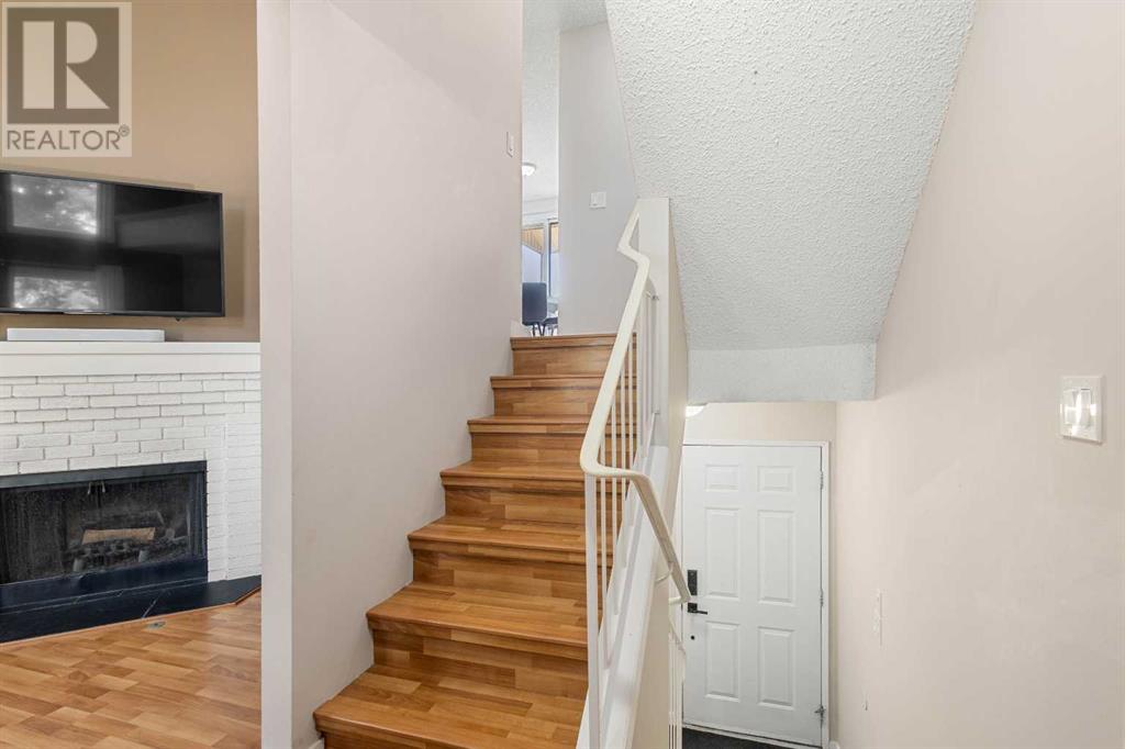 62 Beacham Way Nw, Calgary, Alberta  T3K 5K4 - Photo 10 - A2219965