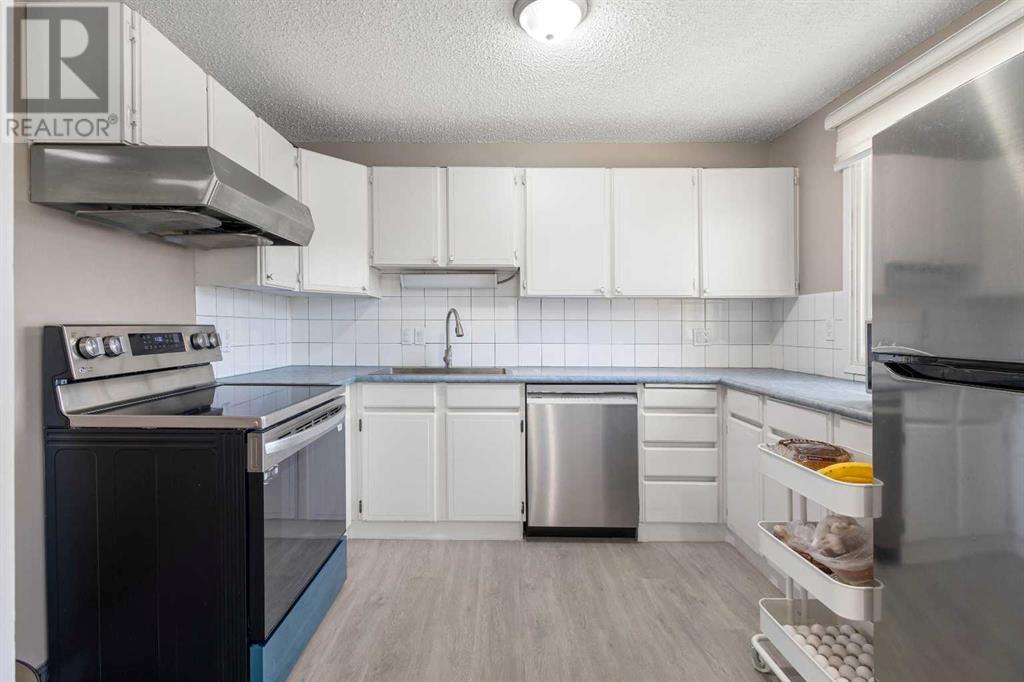 62 Beacham Way Nw, Calgary, Alberta  T3K 5K4 - Photo 19 - A2219965