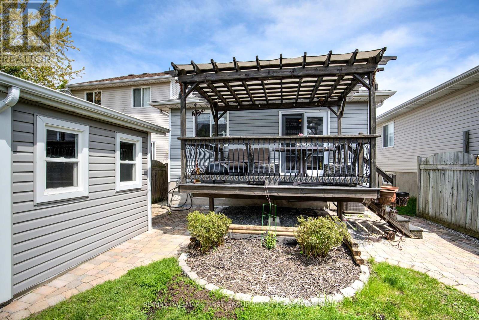 926 Bluffwood Avenue, Kingston (Kingston East (Incl Barret Crt)), Ontario  K7K 7K4 - Photo 6 - X12149646