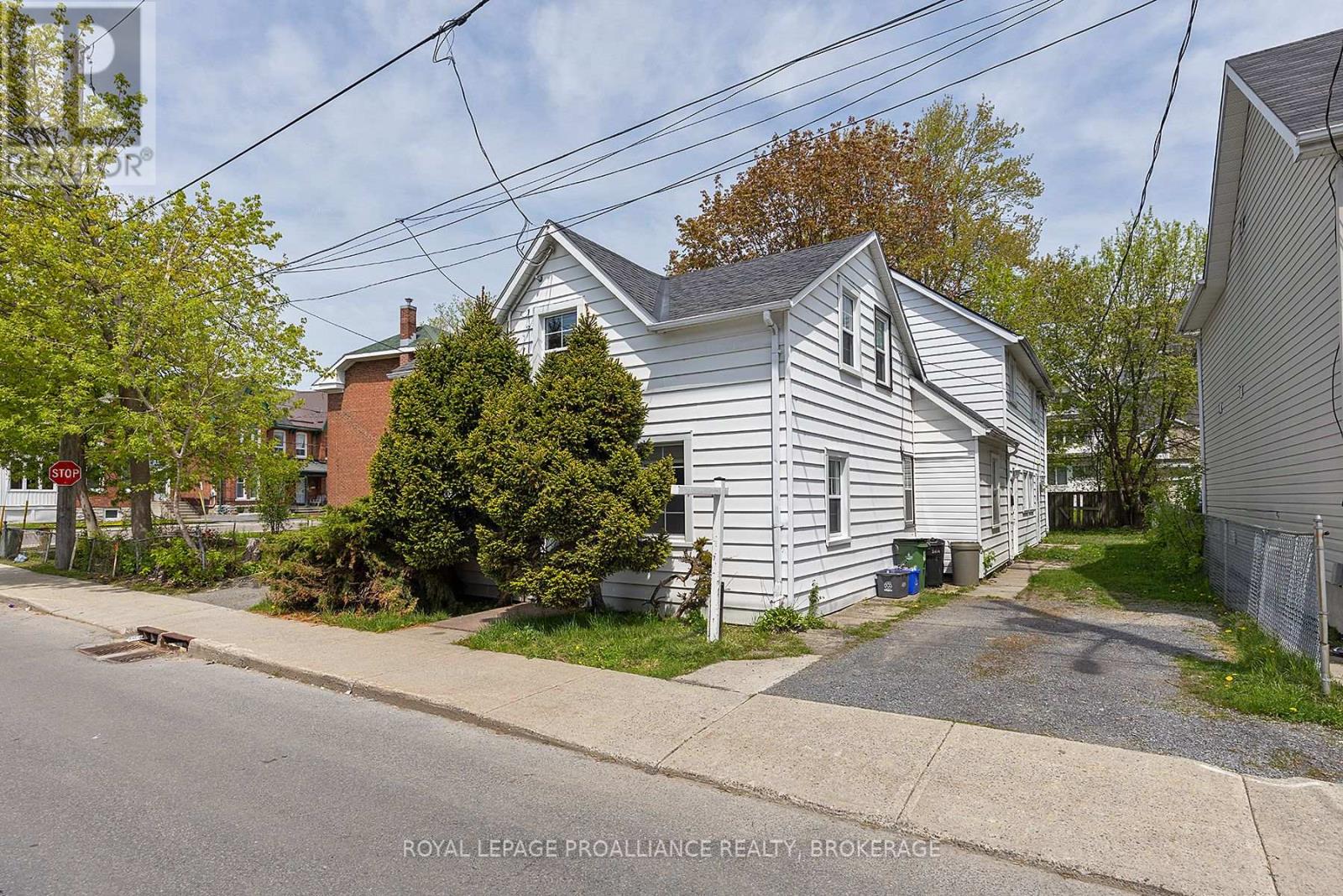 261 William Street, Kingston (Central City East), Ontario  K7L 2E5 - Photo 2 - X12149652