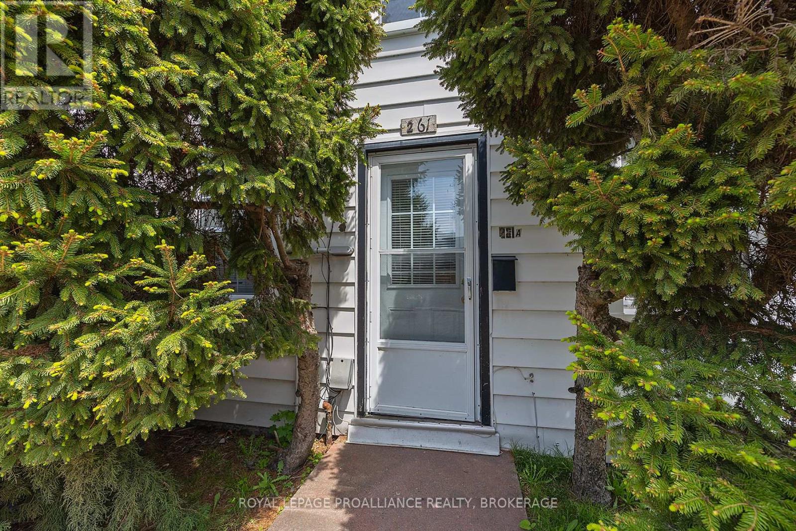 261 William Street, Kingston (Central City East), Ontario  K7L 2E5 - Photo 3 - X12149652