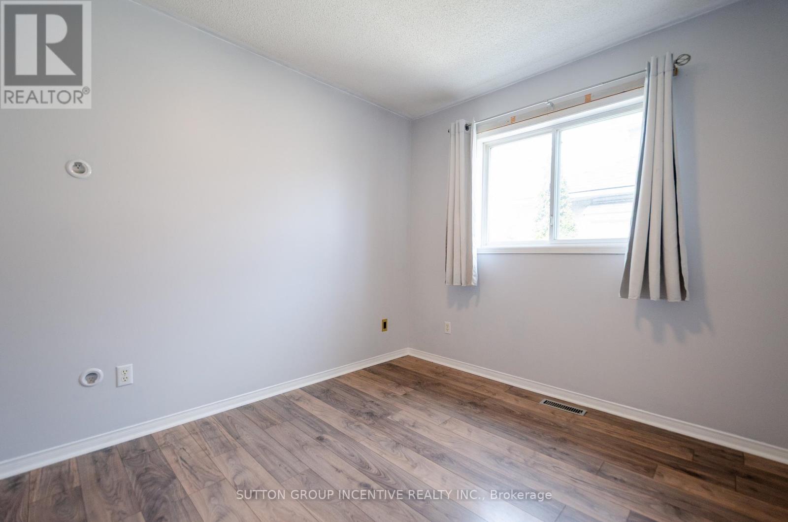 26 Ingram Court, Barrie, Ontario  L4N 7B9 - Photo 15 - S12149574