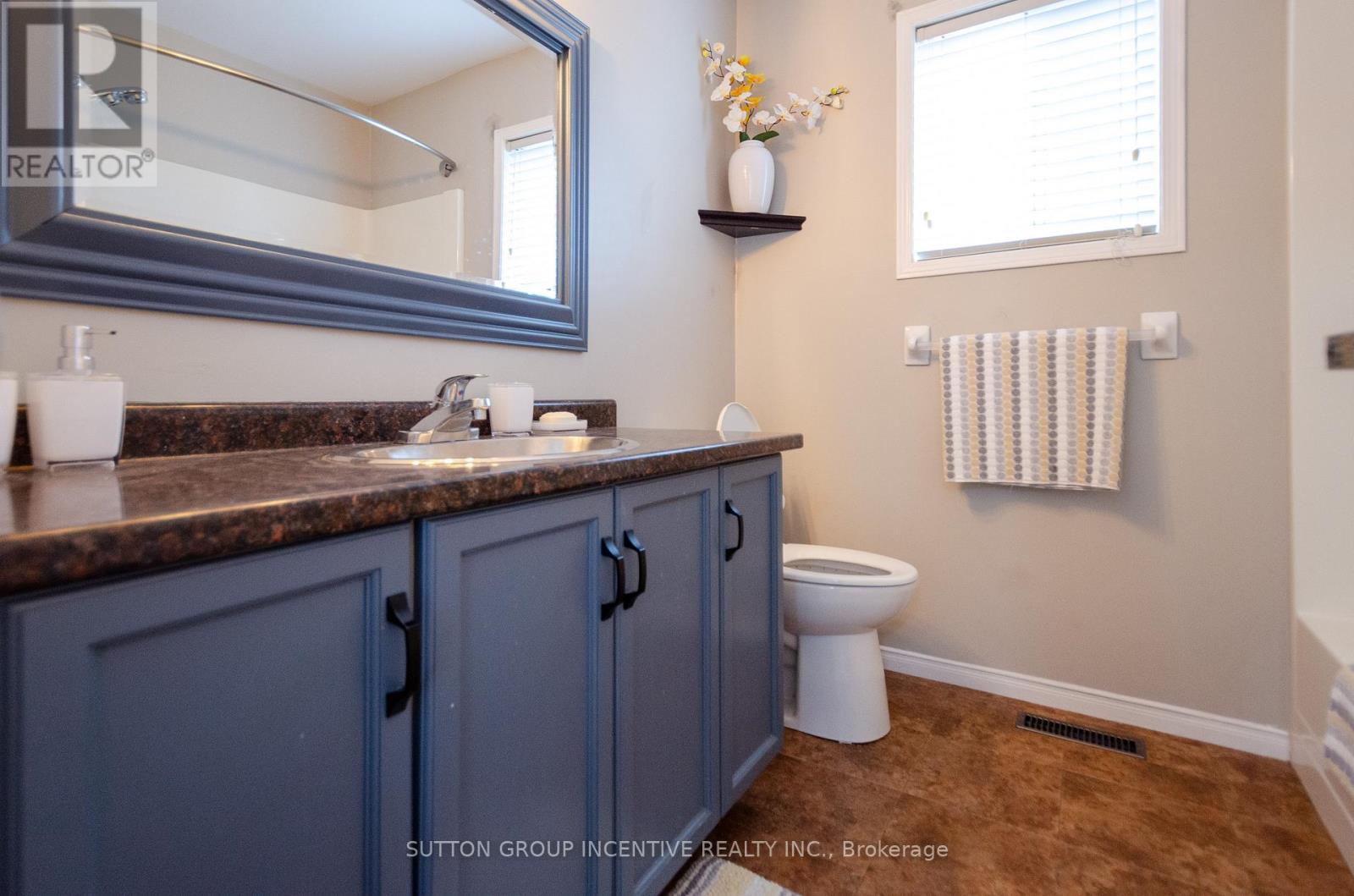26 Ingram Court, Barrie, Ontario  L4N 7B9 - Photo 17 - S12149574