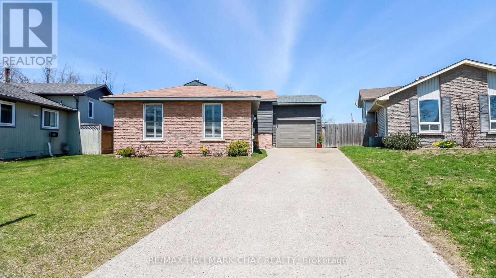 51 CHRISTIE CRESCENT, Barrie, Ontario