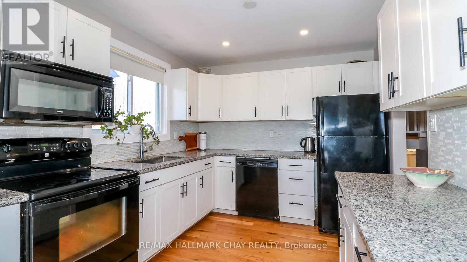 51 Christie Crescent, Barrie, Ontario  L4N 4V2 - Photo 14 - S12149604