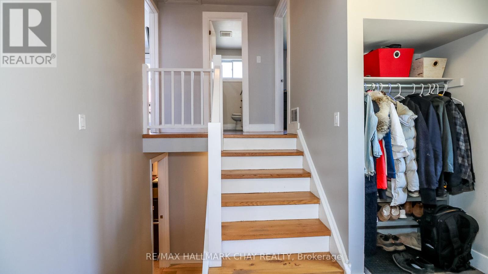 51 Christie Crescent, Barrie, Ontario  L4N 4V2 - Photo 7 - S12149604
