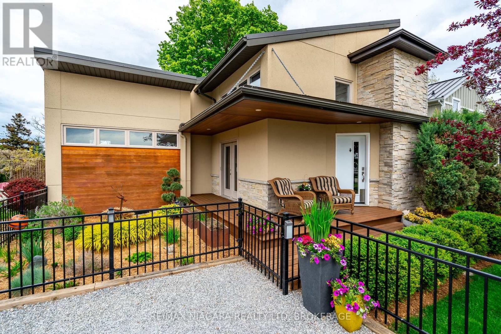 Property at 1134 LAKESHORE ROAD W image 1