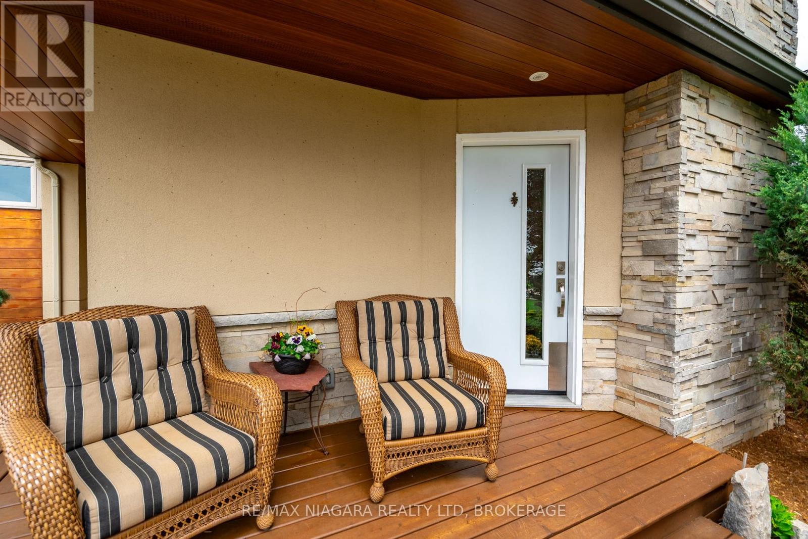 Property at 1134 LAKESHORE ROAD W image 4