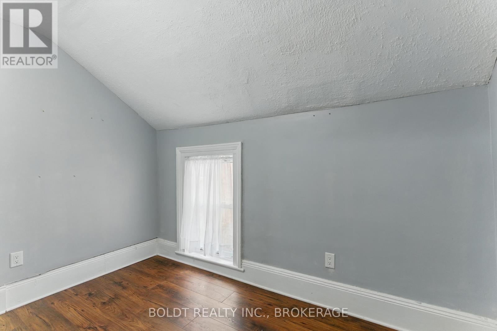 24-26 York Street, St. Catharines (Downtown), Ontario  L2R 6B9 - Photo 13 - X12149639