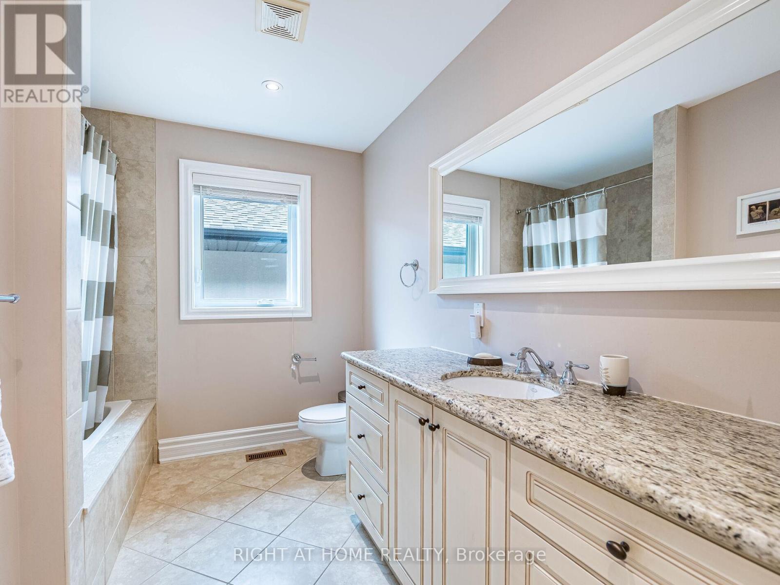 30 Haliburton Avenue, Toronto, Ontario  M9B 4Y4 - Photo 24 - W12149595