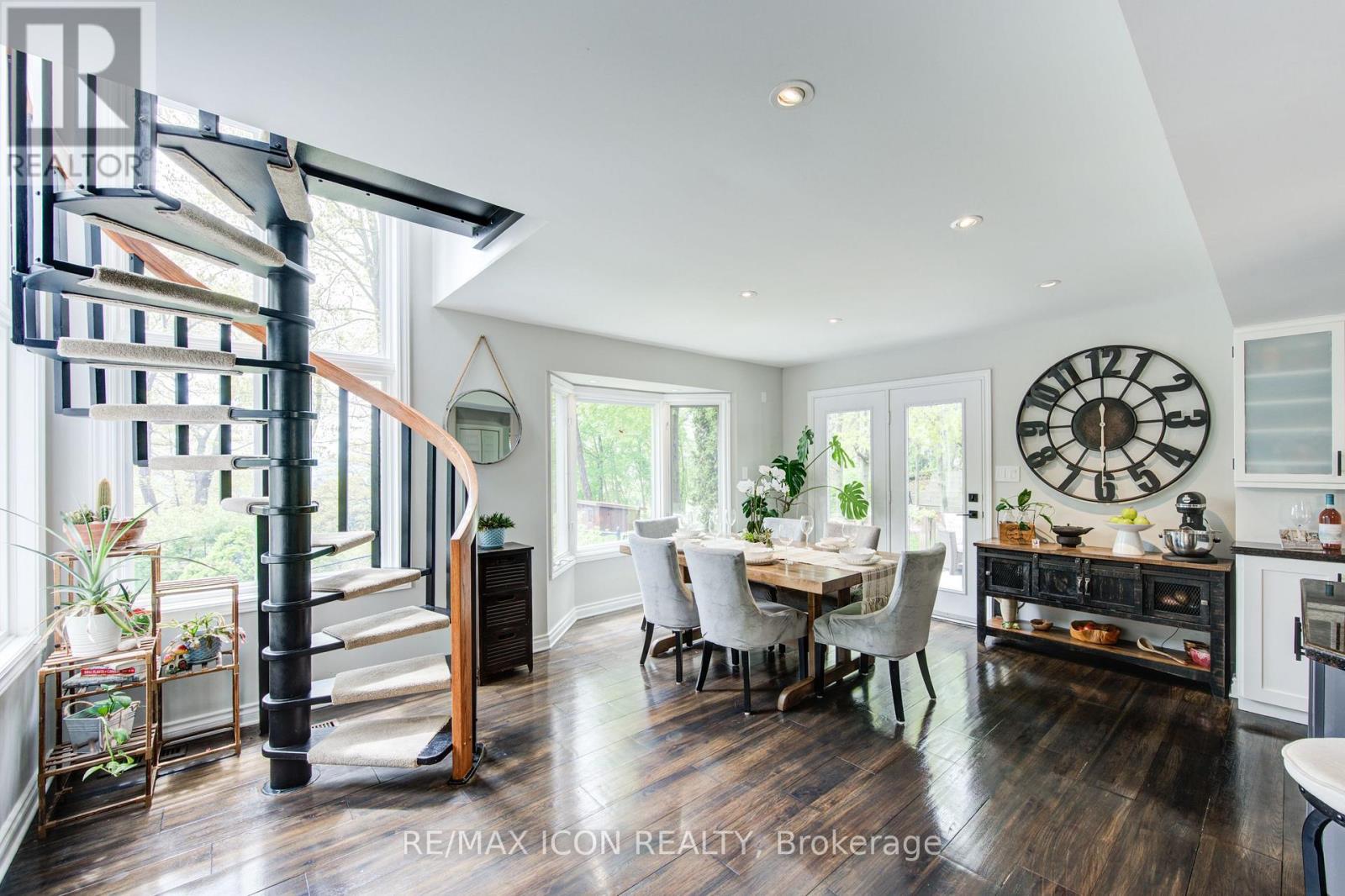 62 Maple Avenue, Hamilton, Ontario  L9H 4W4 - Photo 8 - X12149619