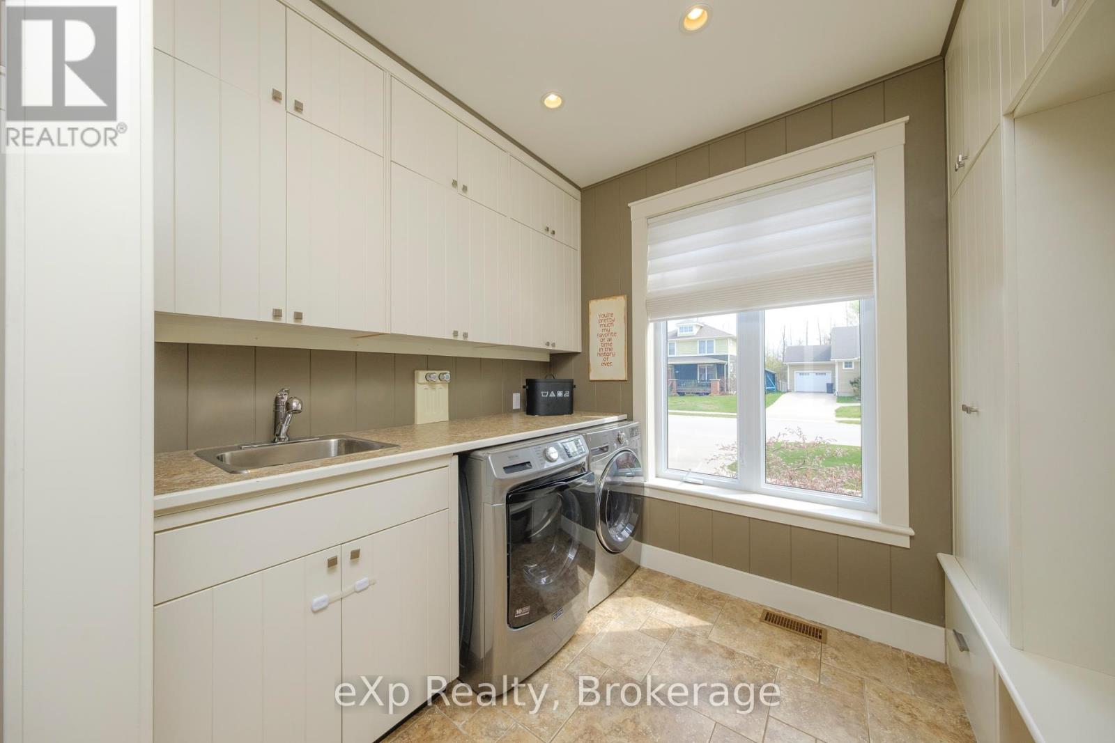 Property at 31 EASTGATE DRIVE image 4