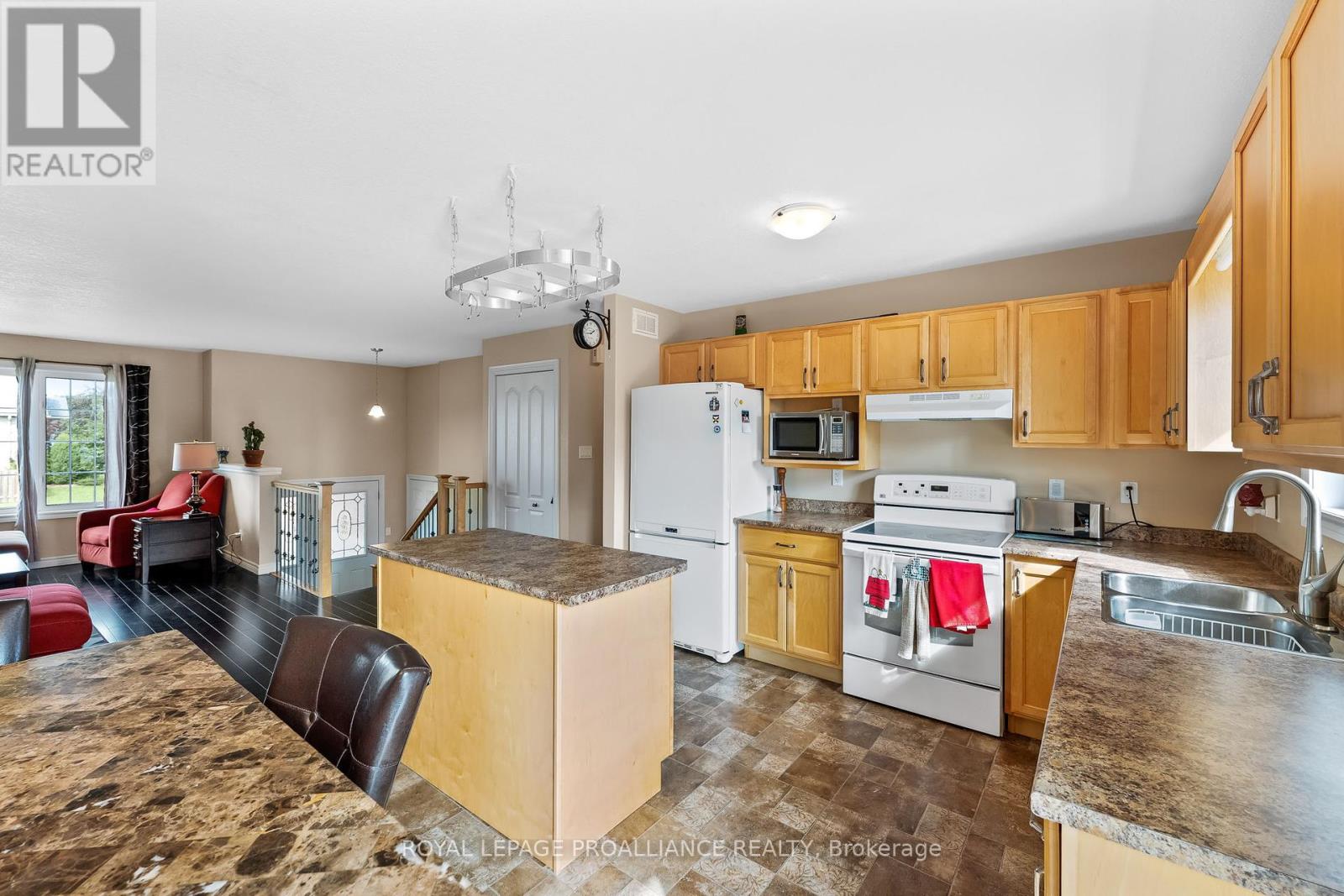 4 Beacon Drive, Brighton, Ontario  K0K 1H0 - Photo 7 - X12149632