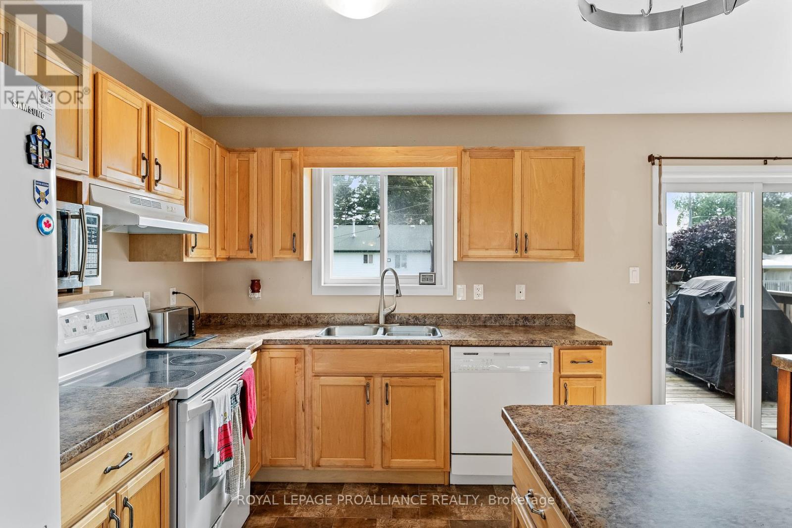 4 Beacon Drive, Brighton, Ontario  K0K 1H0 - Photo 8 - X12149632