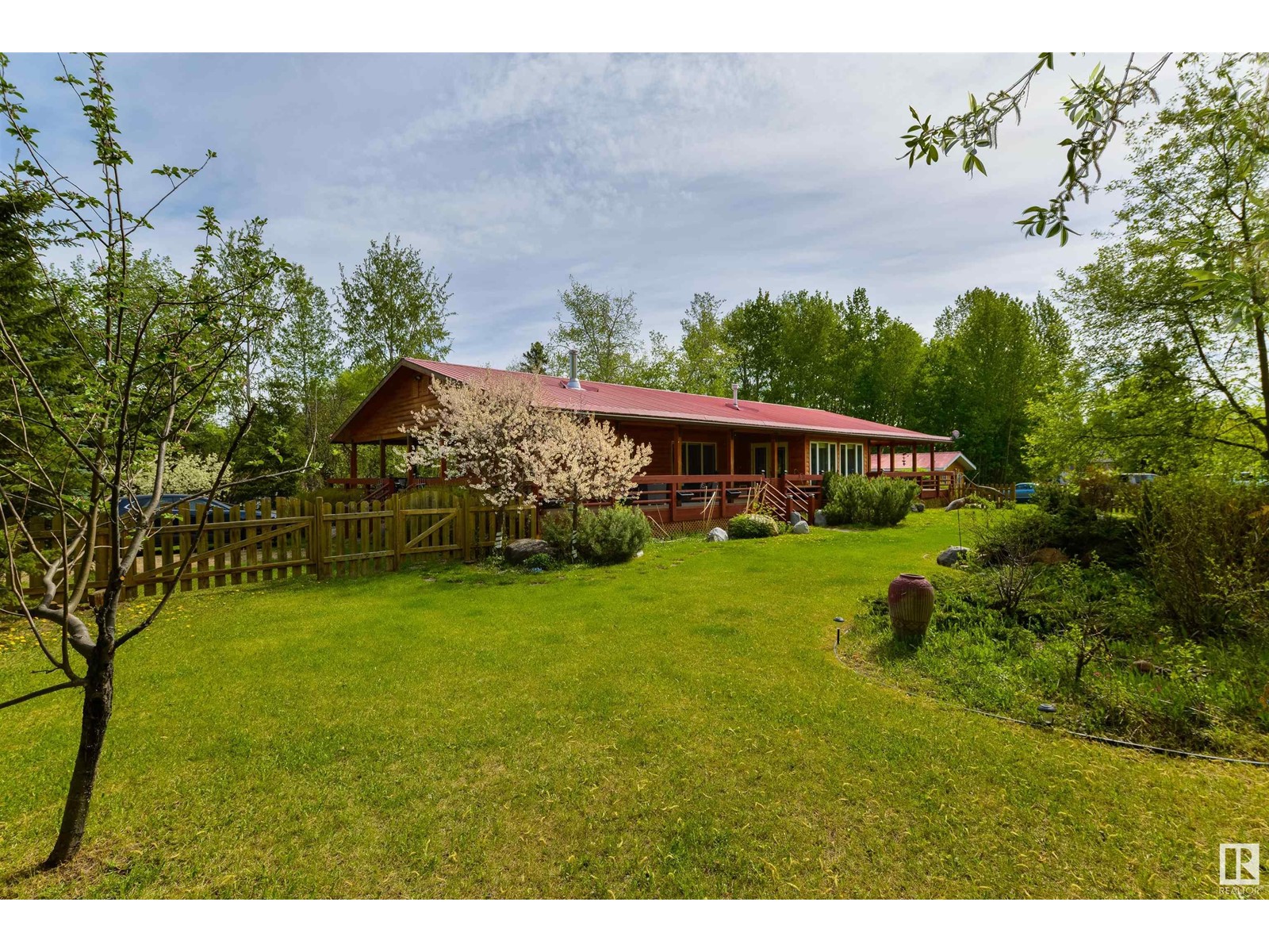 300 Valking RD, rural lac ste. anne county, Alberta