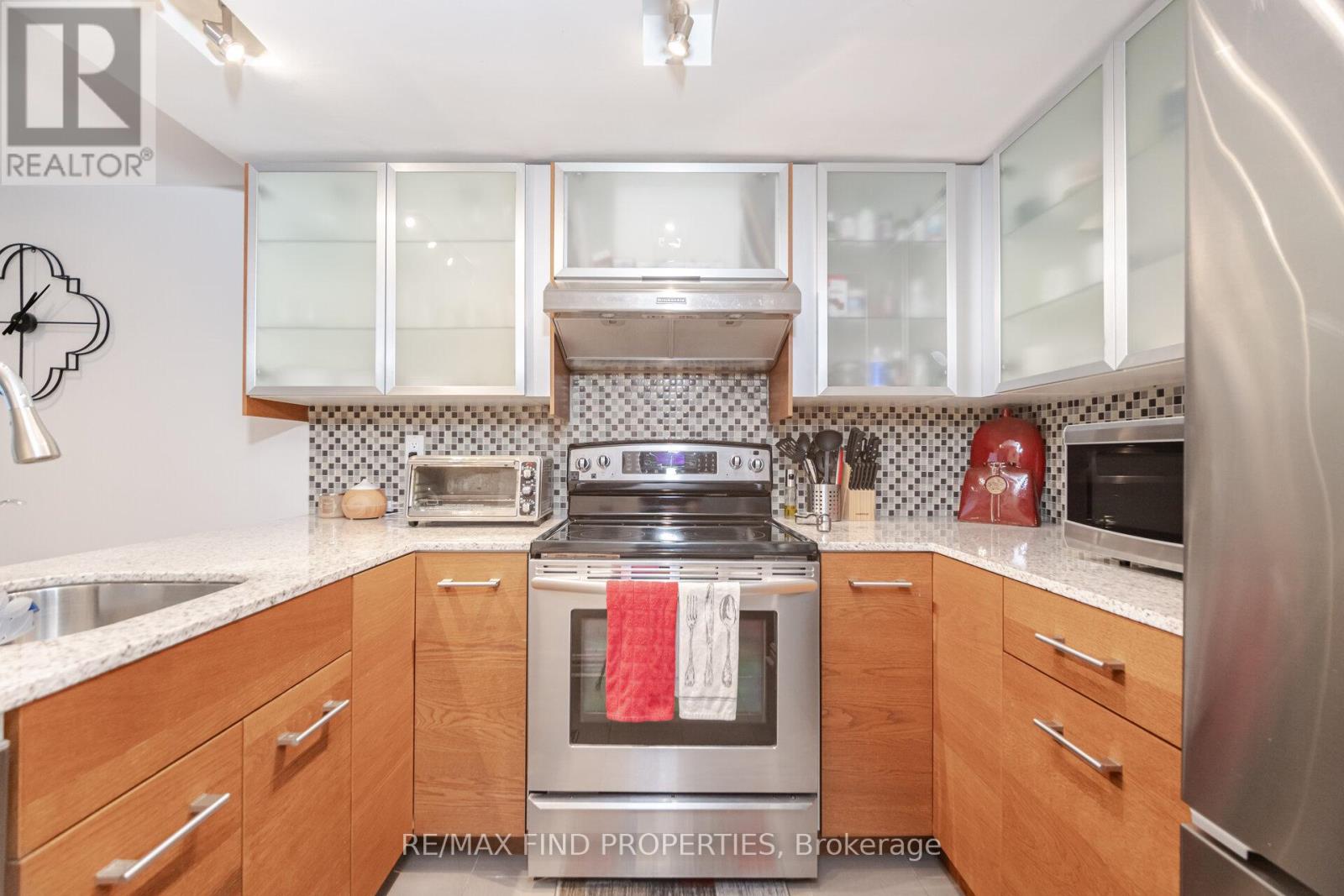 704 - 33 University Avenue, Toronto, Ontario  M5J 2S7 - Photo 10 - C12148332