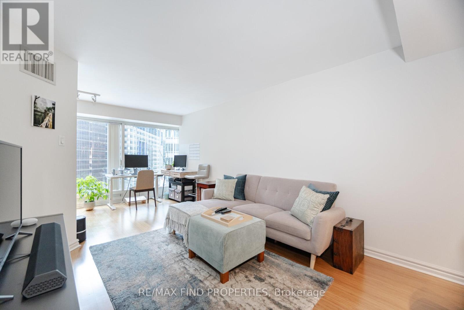 704 - 33 University Avenue, Toronto, Ontario  M5J 2S7 - Photo 17 - C12148332