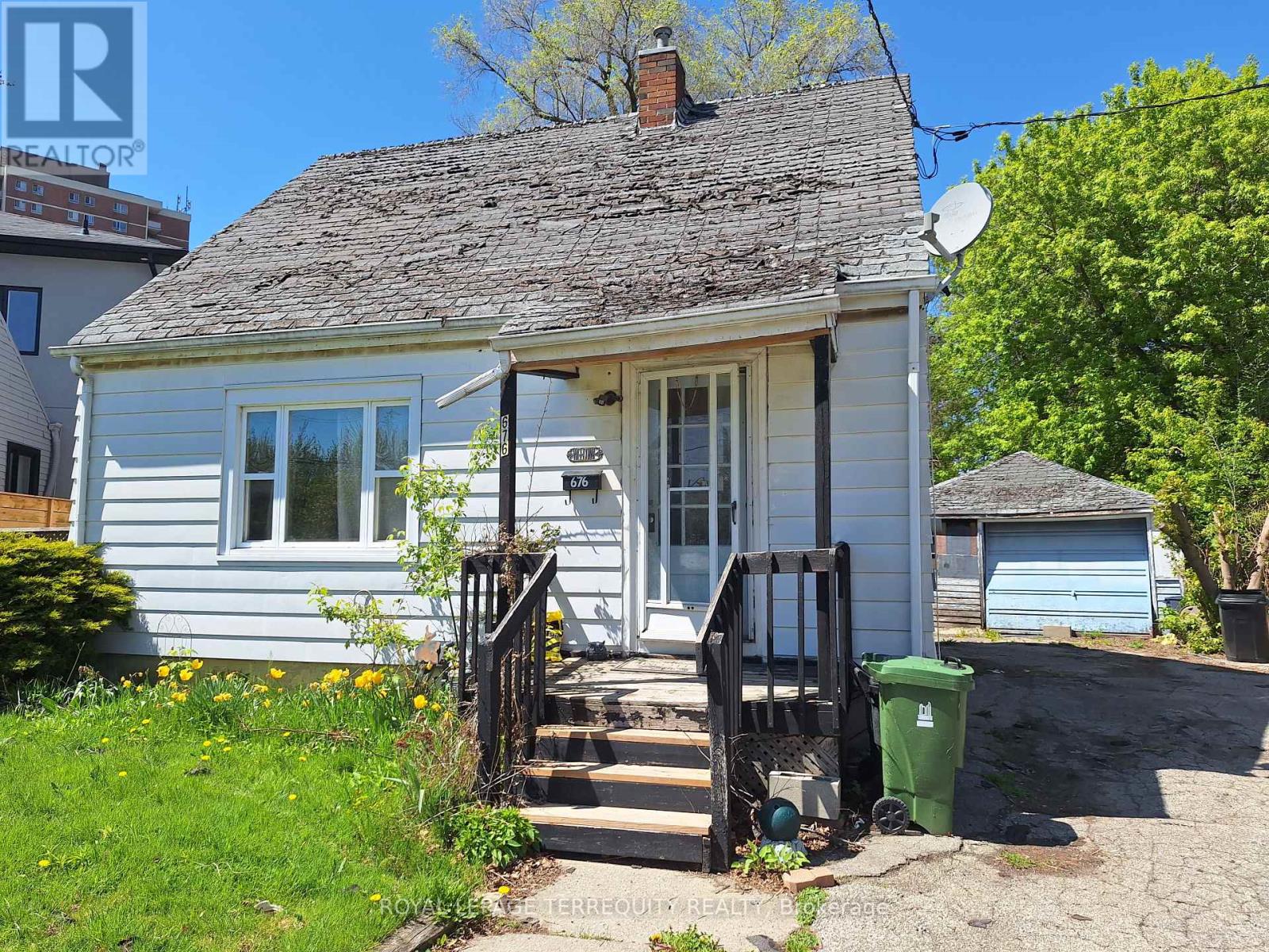 676 TRETHEWEY DRIVE, Toronto, Ontario
