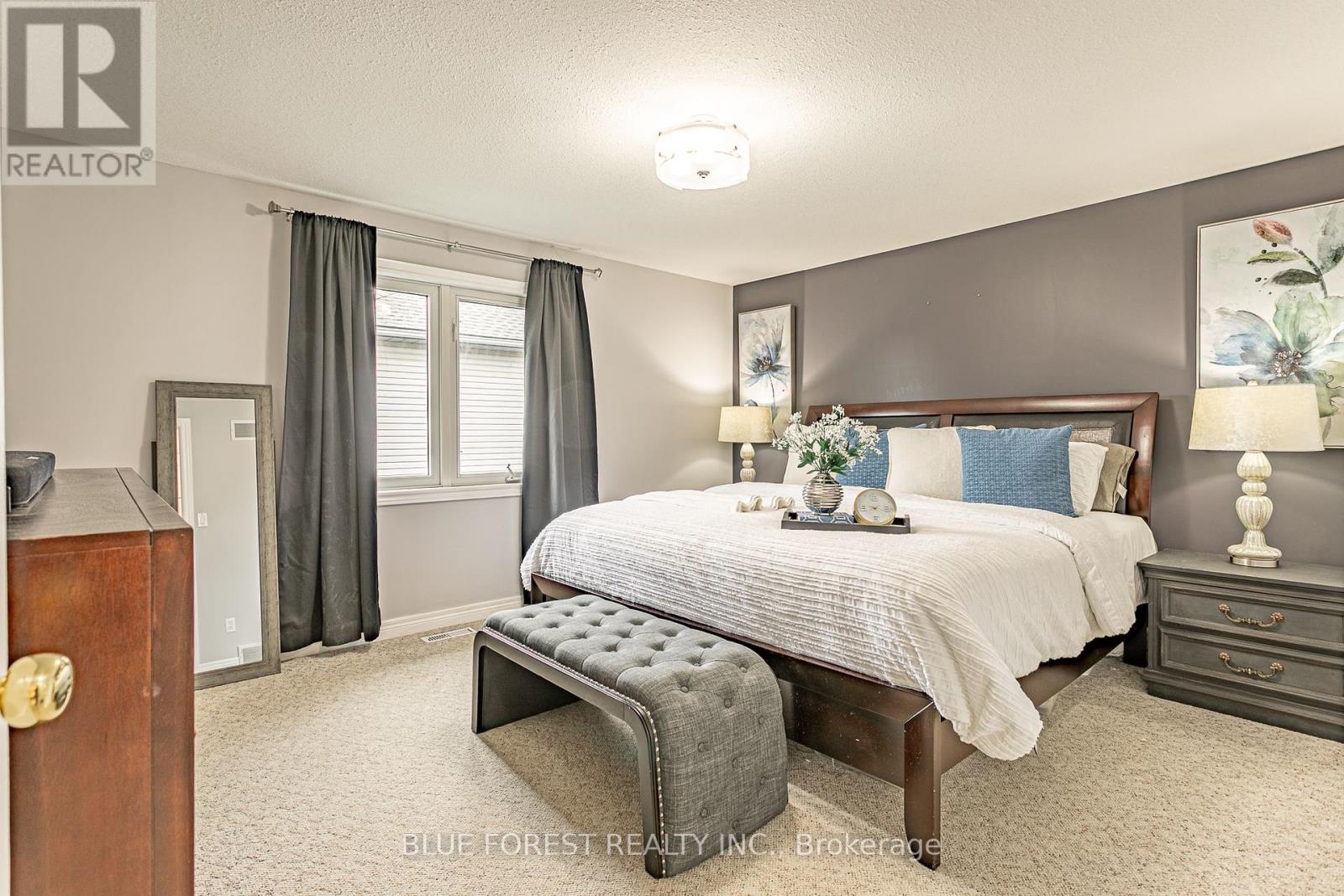 49 Parkview Drive, Thames Centre, Ontario  N0L 1G2 - Photo 15 - X12149662