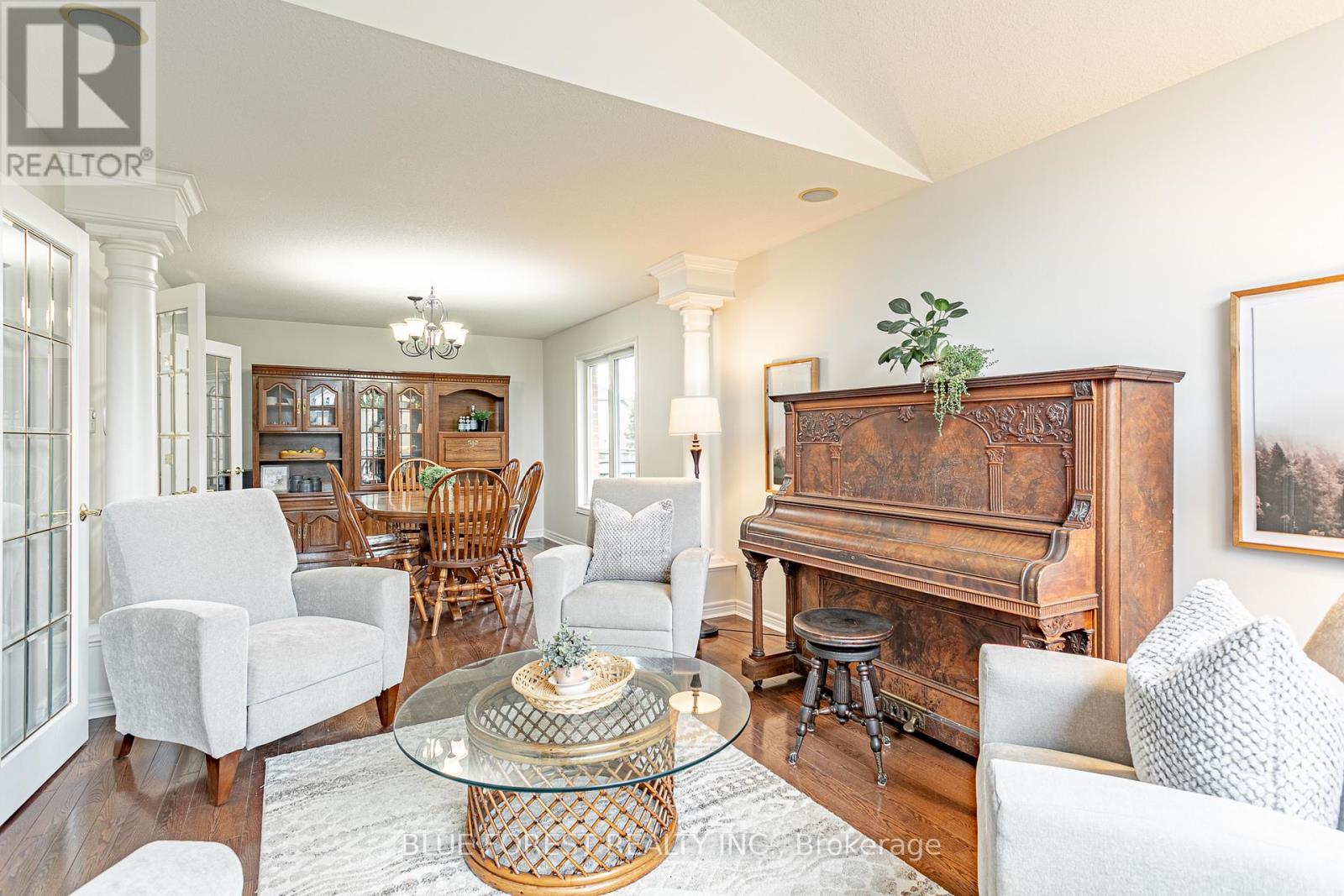 49 Parkview Drive, Thames Centre, Ontario  N0L 1G2 - Photo 4 - X12149662