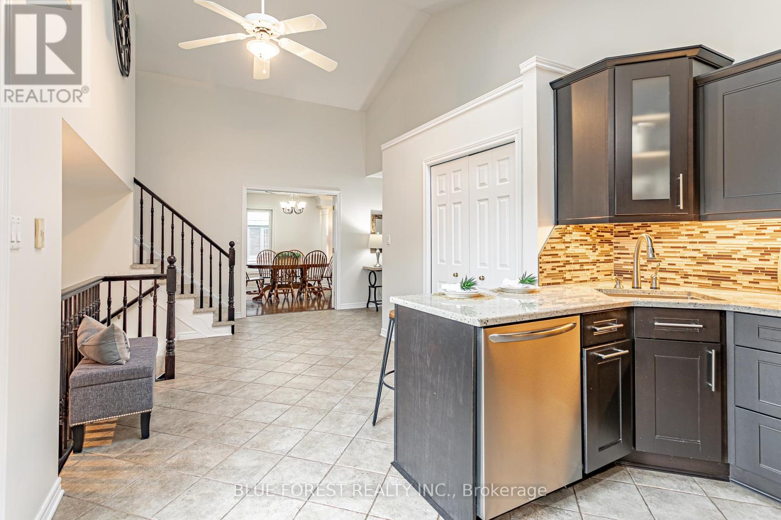 49 Parkview Drive, Thames Centre, Ontario  N0L 1G2 - Photo 8 - X12149662