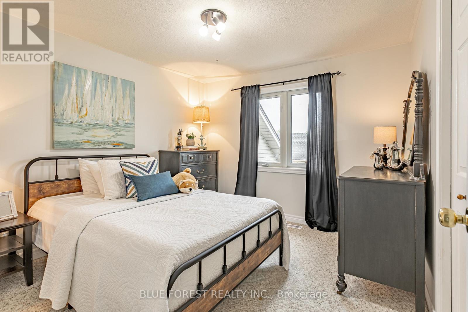 49 Parkview Drive, Thames Centre, Ontario  N0L 1G2 - Photo 9 - X12149662