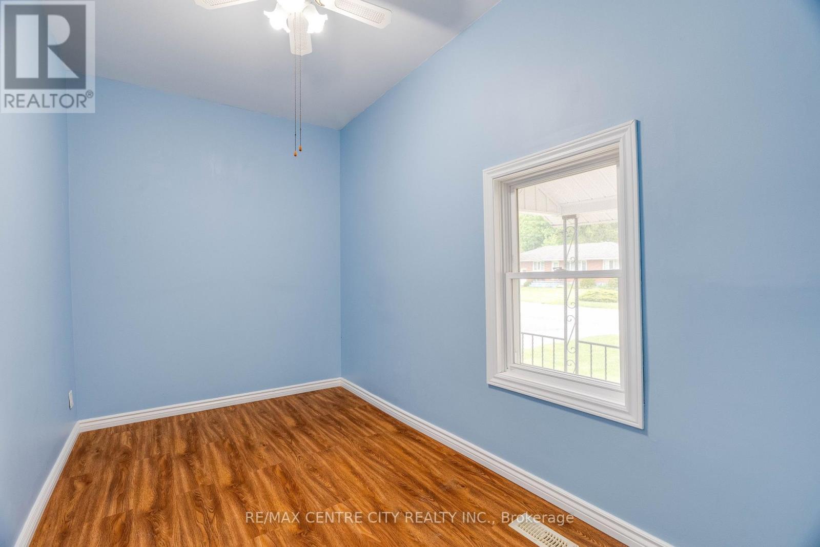 70 Scott Street W, Strathroy-Caradoc, Ontario  N7G 1J4 - Photo 13 - X12149720
