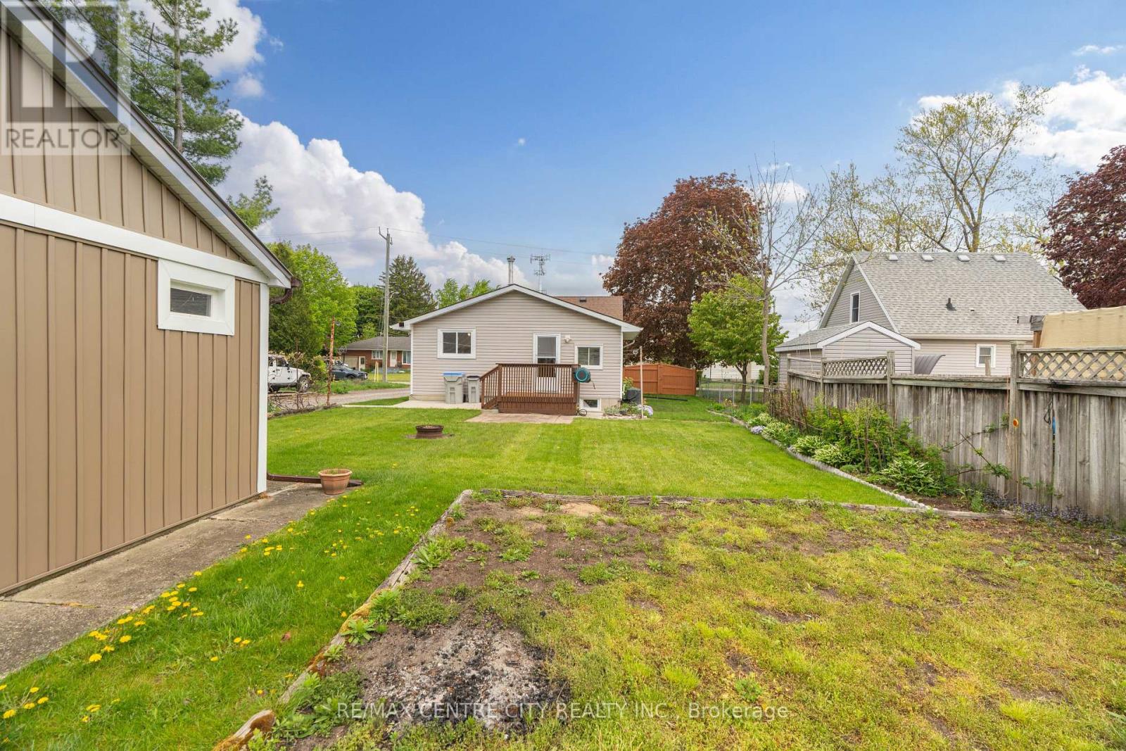 70 Scott Street W, Strathroy-Caradoc, Ontario  N7G 1J4 - Photo 19 - X12149720