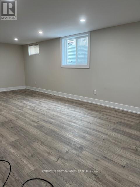 46 Wellesley Crescent, London East (East I), Ontario  N5V 1J7 - Photo 7 - X12149744