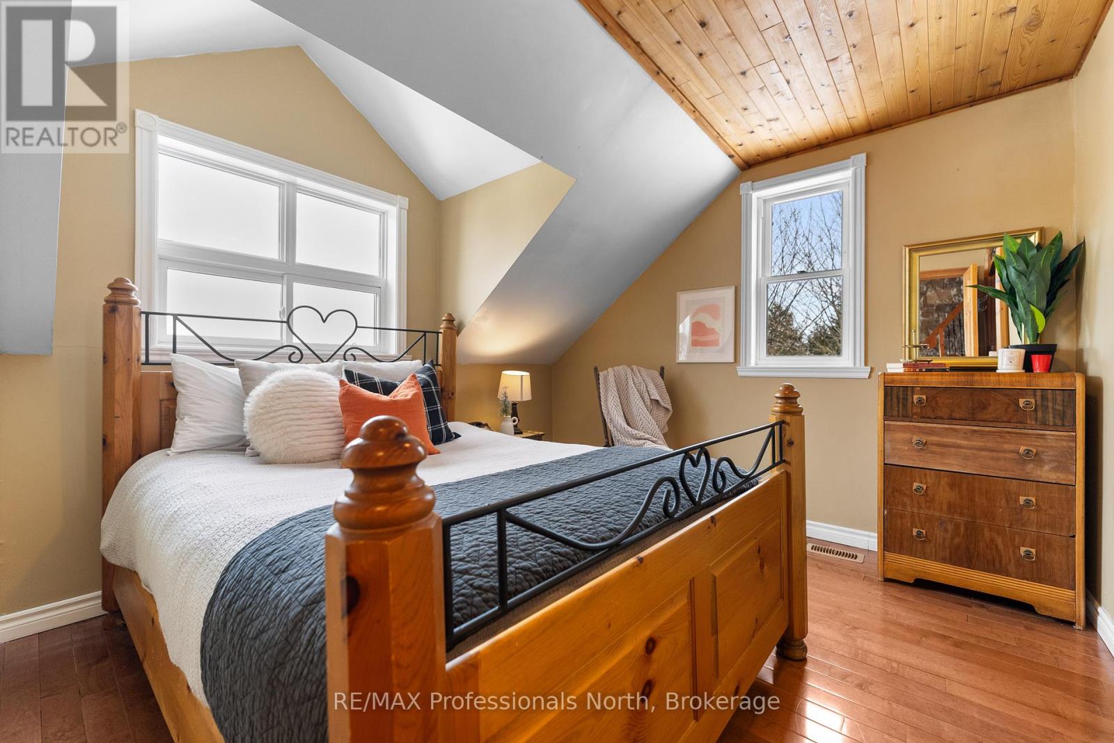 1307 Watts Road W, Dysart Et Al, Ontario  K0M 1S0 - Photo 40 - X12148325