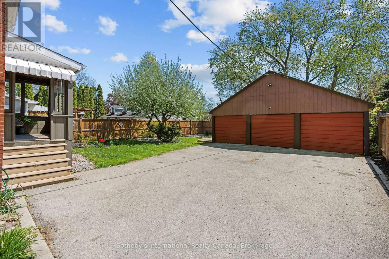 122 Lake Avenue Drive, Hamilton, Ontario  L8G 3N4 - Photo 35 - X12149679