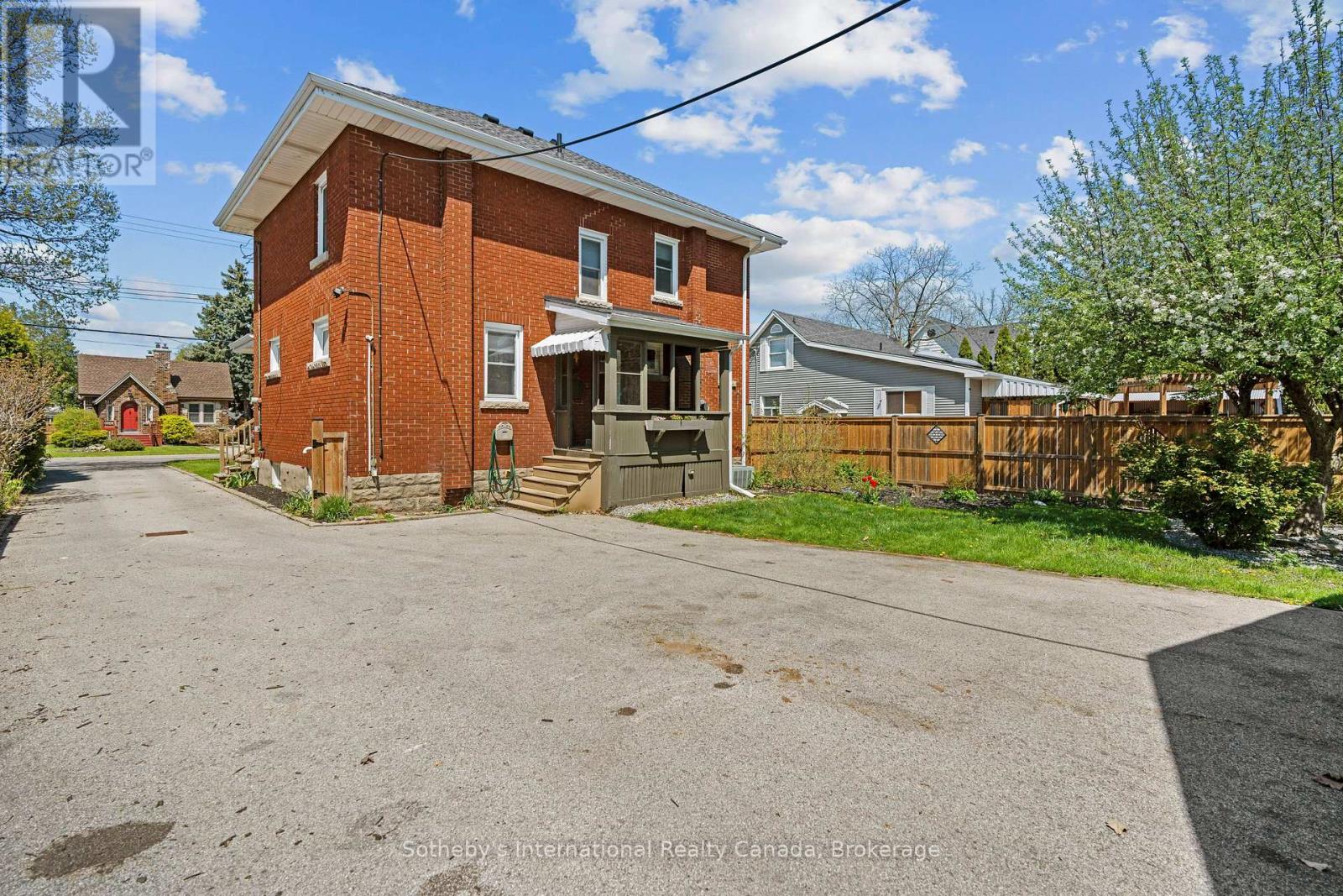 122 Lake Avenue Drive, Hamilton, Ontario  L8G 3N4 - Photo 36 - X12149679