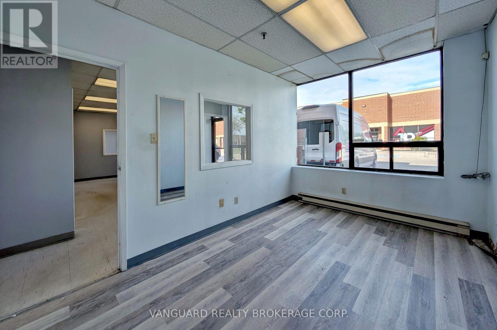 12-13 - 140 Bradwick Drive, Vaughan (Concord), Ontario  L4K 1K8 - Photo 11 - N12118993