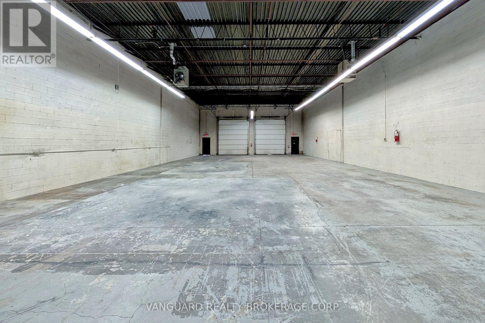 12-13 - 140 Bradwick Drive, Vaughan (Concord), Ontario  L4K 1K8 - Photo 13 - N12118993
