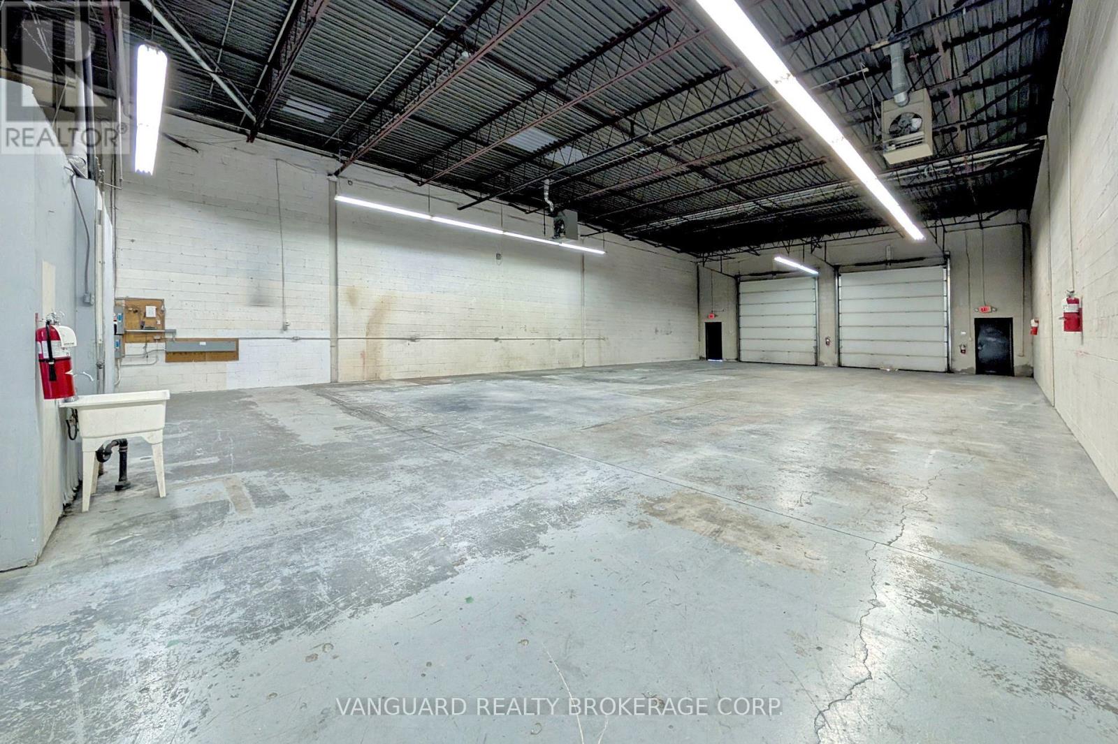 12-13 - 140 Bradwick Drive, Vaughan (Concord), Ontario  L4K 1K8 - Photo 12 - N12118993