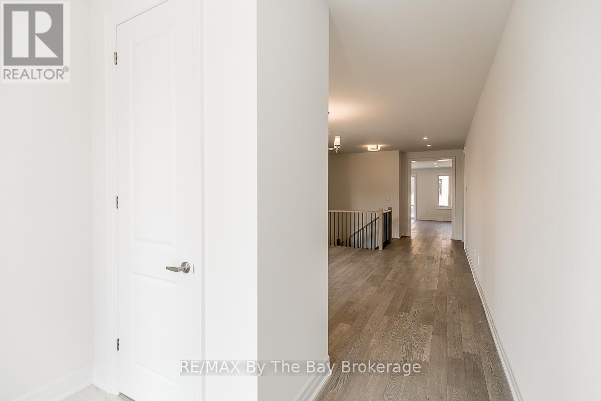 3 Rosanne Circle, Wasaga Beach, Ontario  L9Z 0N4 - Photo 5 - S12149653
