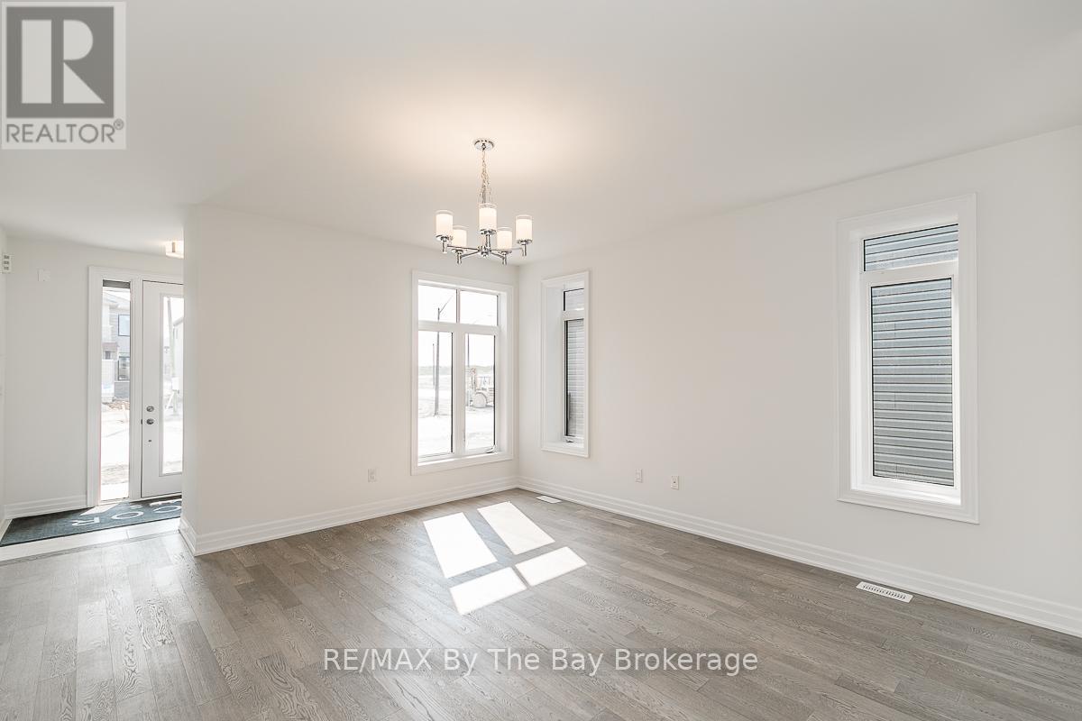 3 Rosanne Circle, Wasaga Beach, Ontario  L9Z 0N4 - Photo 9 - S12149653